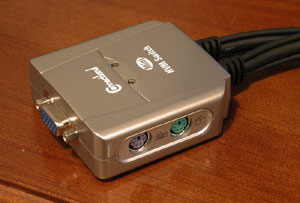 Connectland 2-Port PS/2 Mini KVM Switch